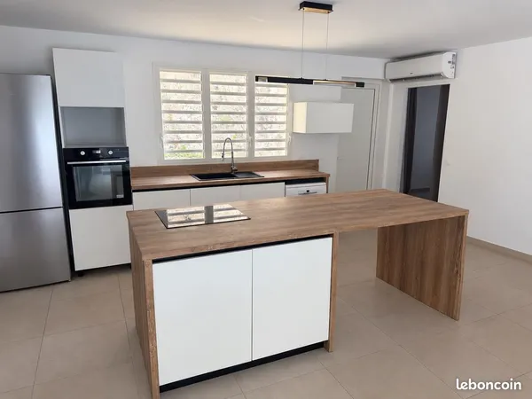 Villa f4 de standing (2024) avec piscine & deck - le gosier