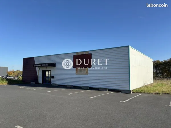 Local 300 m² Montaigu-Vendée