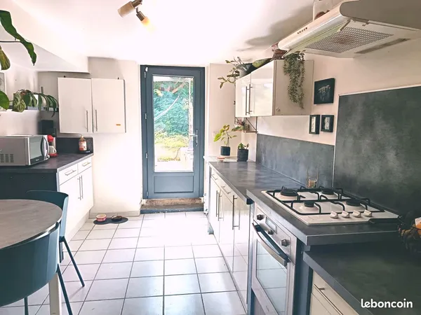 Maison T4 avec grand jardin et fort potentiel - Proche 1er RCP (Sans frais d'agence)