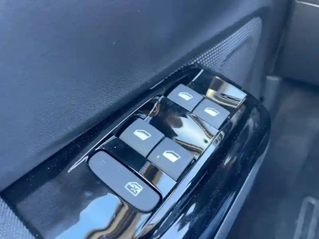 Citroën C3 puretech 110 s&amp;s eat6 — photo 29