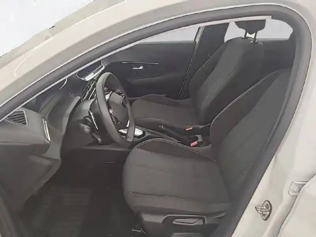 Peugeot 208 hybrid 100 e-dcs6 — photo 11