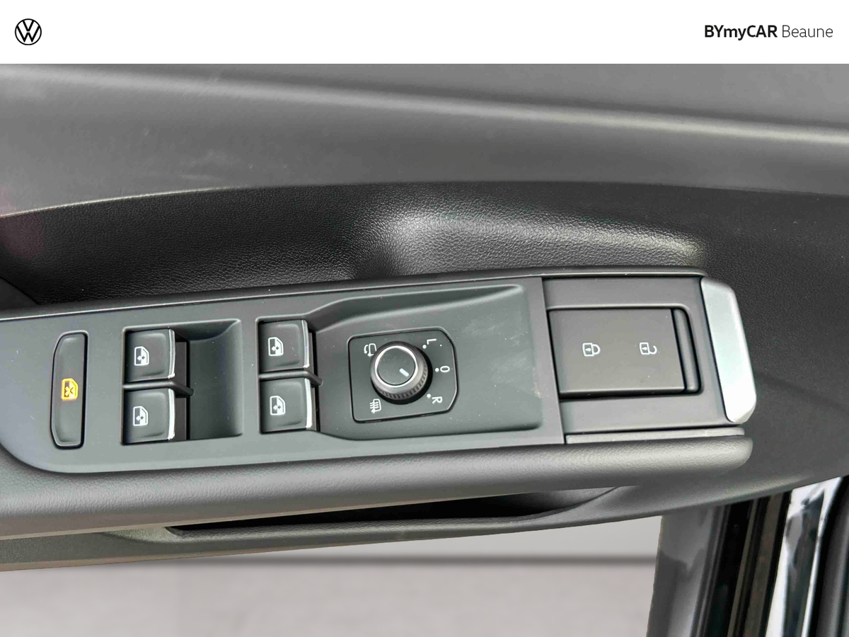 Volkswagen T-Roc 1.5 eTSI EVO2 Hybrid 150 ch DSG7 — photo 19