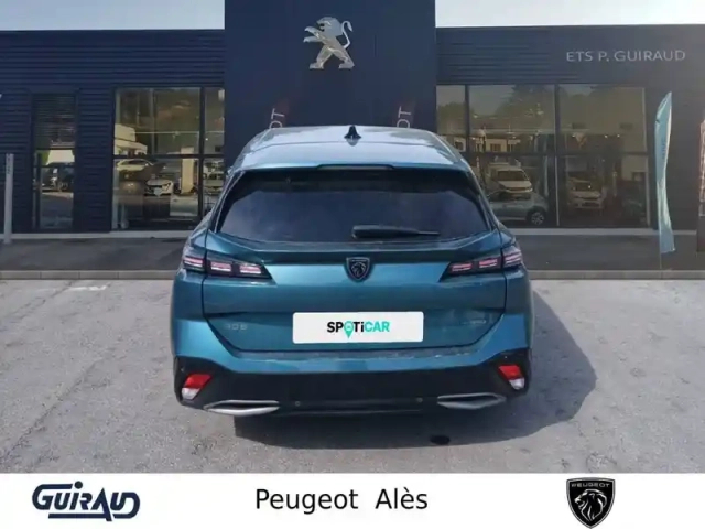 Peugeot 308 sw phev 180 e-eat8 — photo 6
