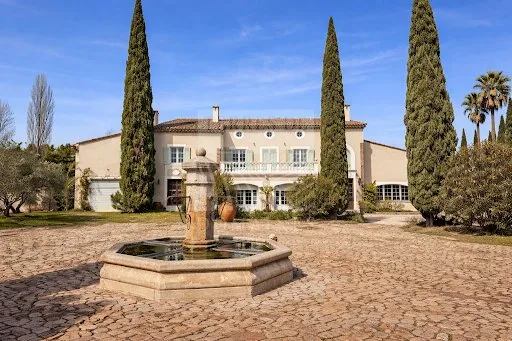 Vignoble 330000 m²