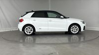 Audi A1 Sportback 30 TFSI 110ch Avus S tronic 7 — photo 4