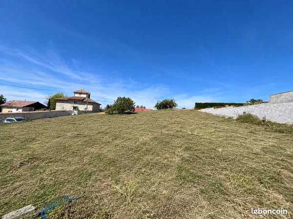 Terrain 580 m² Ruy-Montceau