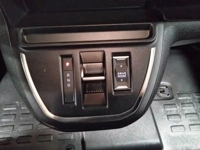 Peugeot Expert fgn m diesel 180 ch automatique — photo 12