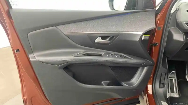 Peugeot 3008 1.2 puretech 130ch s&amp;s bvm6 — photo 26