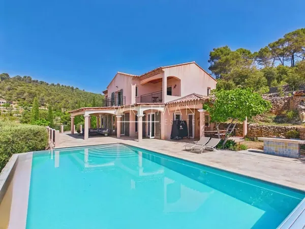 Belle propriété avec vue imprenable - Cotignac