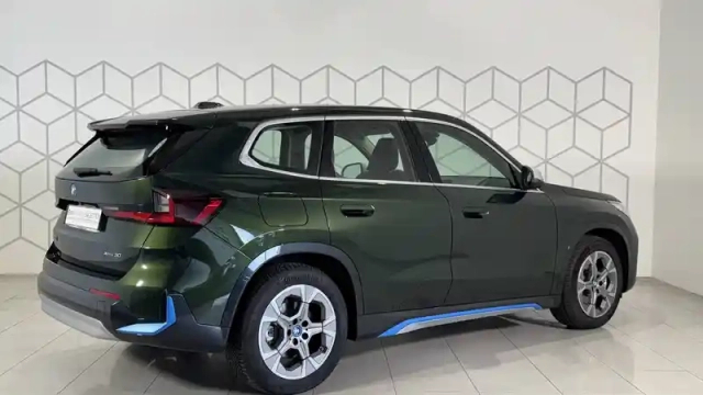 Bmw X1 i xdrive30 — photo 4