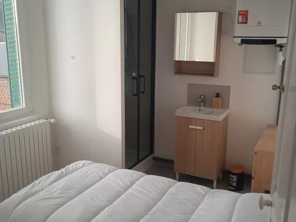 Chambre avec douche privee