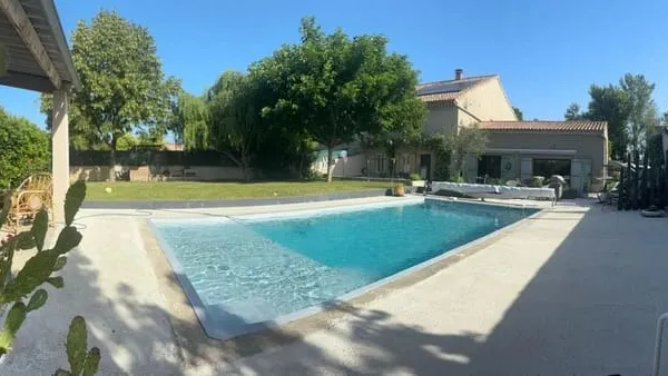 Mas avec piscine à Montélimar