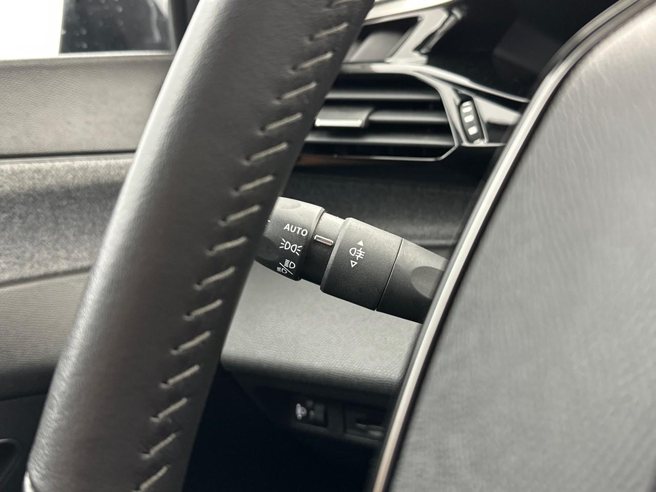 Peugeot 308 puretech 130ch s&s eat8 allure pack — photo 20