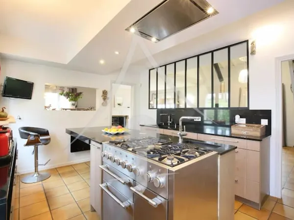 Maison 7 pièces 176 m²
