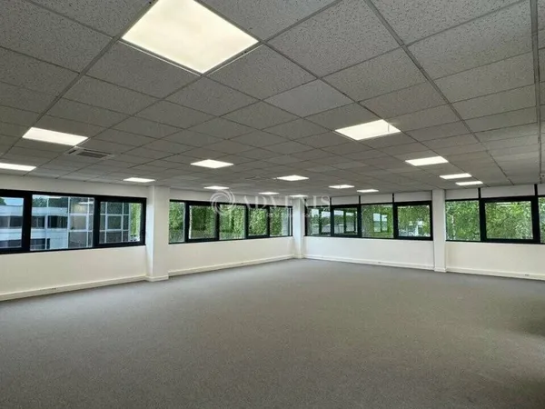 Local d'activité 443 m²