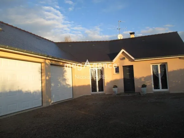 NOUVEAUTÉ !!! Pavillon 4 chambres à l'est de Laval