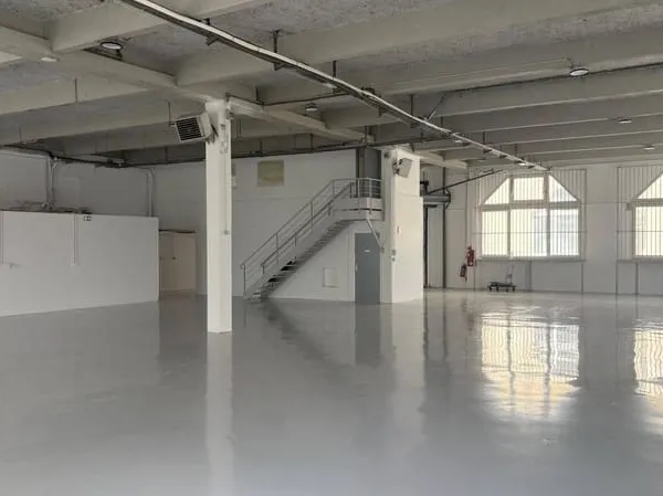 Local d'activité 1139 m²