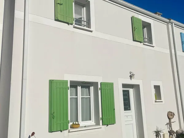 Belle opportunité , maison de ville bien située .