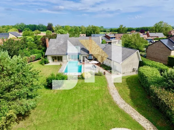 Maison 7 pièces 230 m²