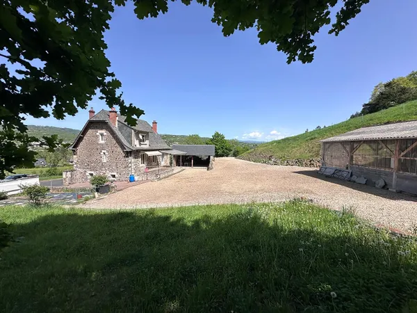 Ensemble immobilier proche centre ville
