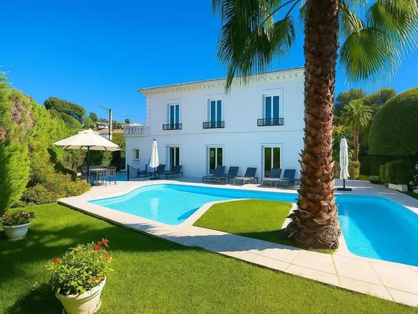 Villa 8 pièces 390 m²