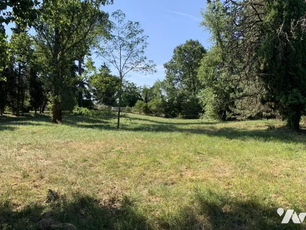 Terrain 1205 m²