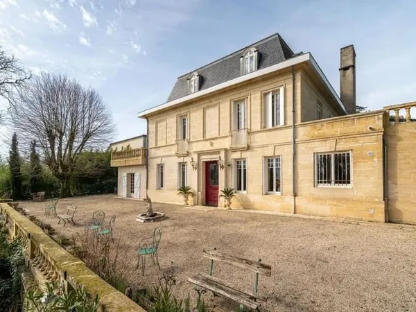 Propriété 11 pièces 370 m²