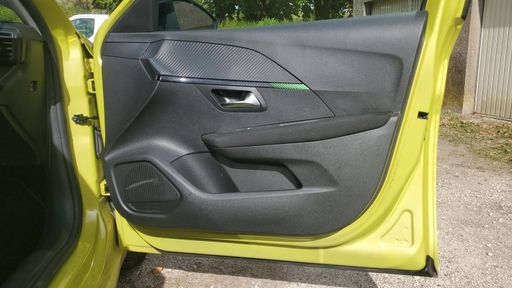 Peugeot 208 1.2 PureTech 100 - Active – 2024 – 14224 km – Essence – Boîte Manuelle — photo 26