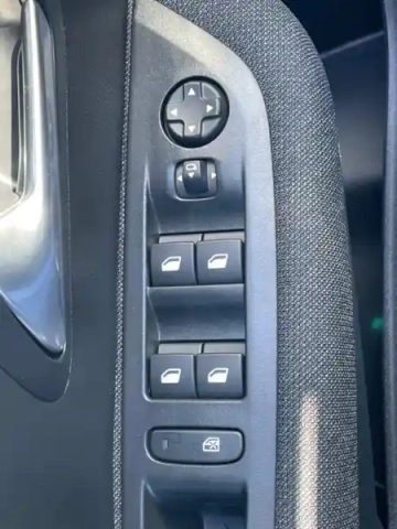 Peugeot 208 hybrid 110 ch e-dcs6 — photo 21