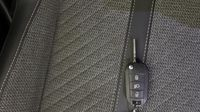 Peugeot 2008 1.2 PureTech 130ch S&S Allure Pack EAT8 — photo 16