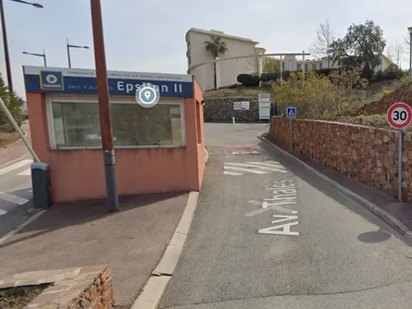 Parking 12 m²
