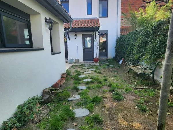 Petite maison chartreuse avec jardin à Croix de Pierre T3 bis