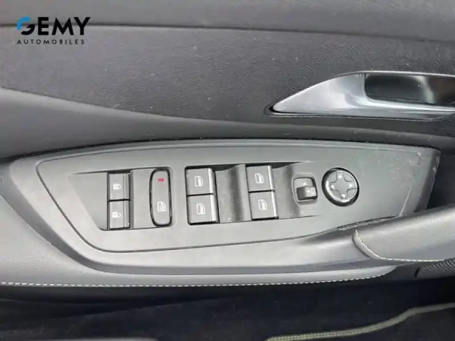 Peugeot 408 phev 225 e-eat8 — photo 12