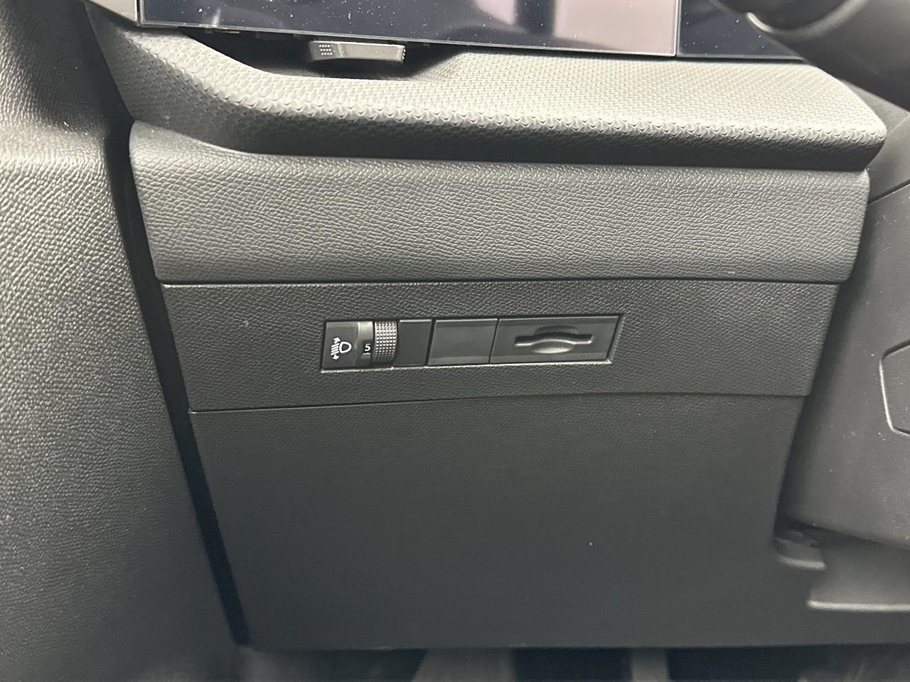 Opel Astra 1.2 turbo 130 ch bvm6 elegance — photo 18