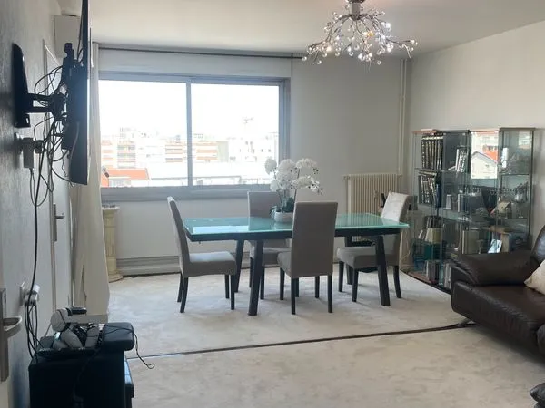 Grand appartement T4 rénové avec vue Fourvière - Villeurbanne Gratte-Ciel - 98 m2 400000