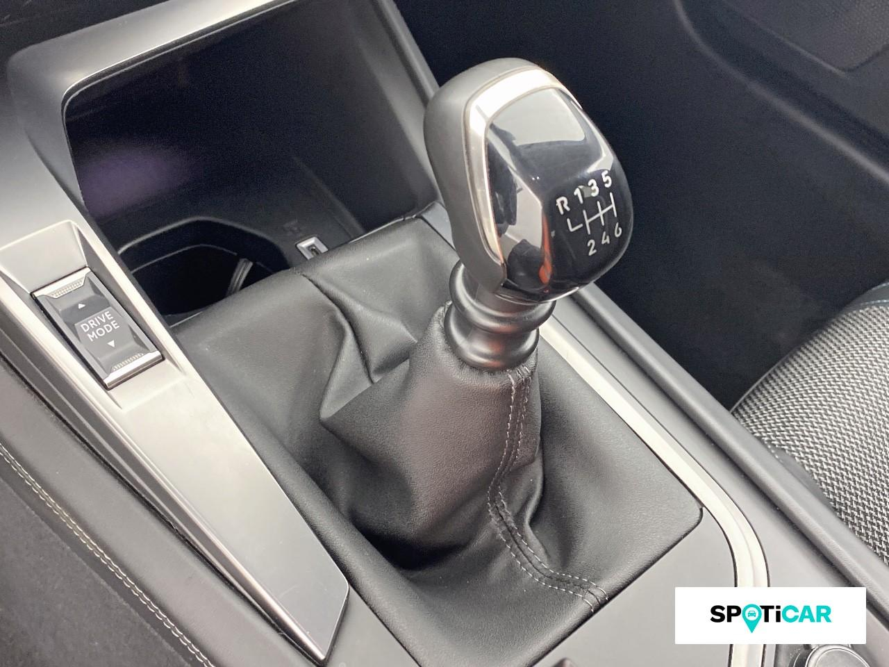 Peugeot 308 1.2 puretech 130ch s&s allure pack — photo 14