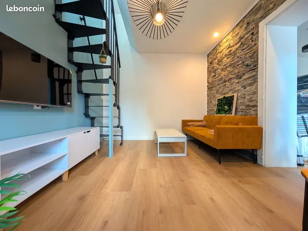 Loue maison meublée rénovée T3 + jardin + stationnement