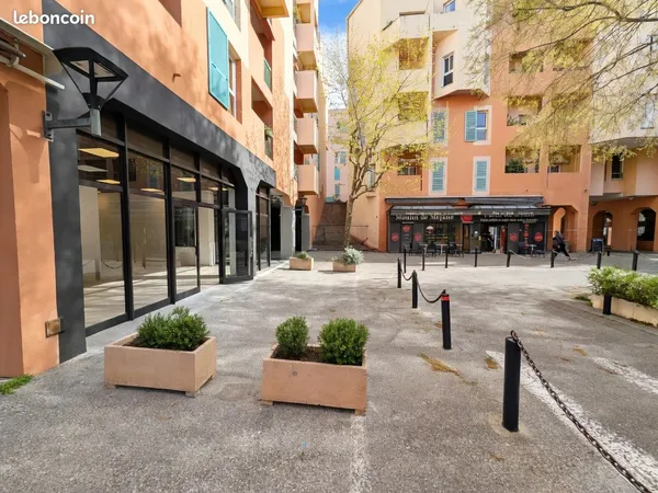 A louer bureau refait à neuf 80m²