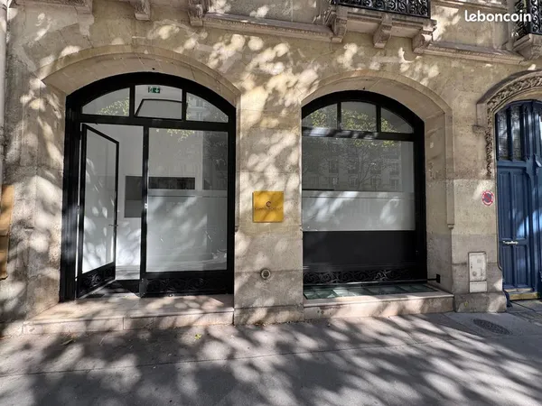 Local commercial 80 m² PARIS 08