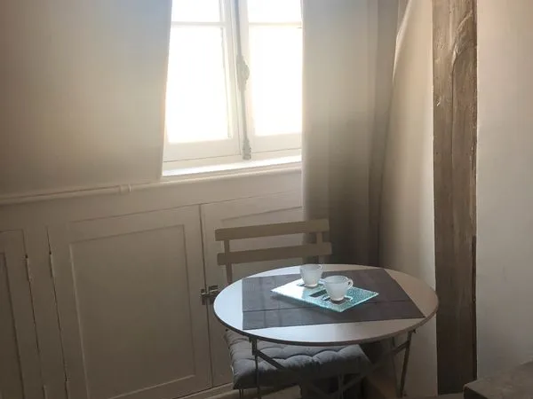 Vends chambre de service PARIS 16ème Rue de la Tour
