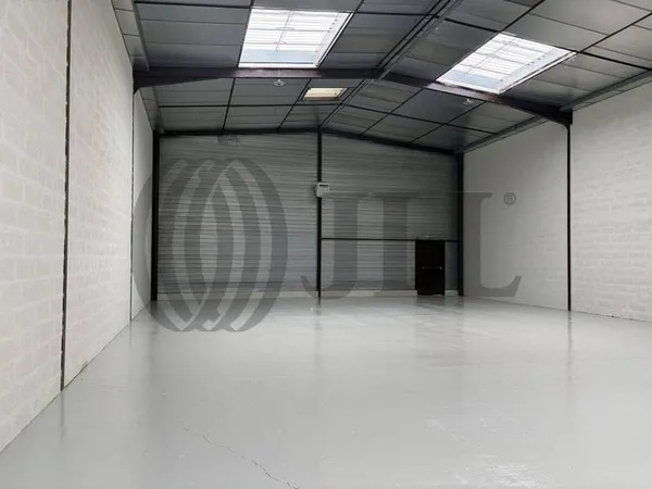 Local d'activité 208 m²