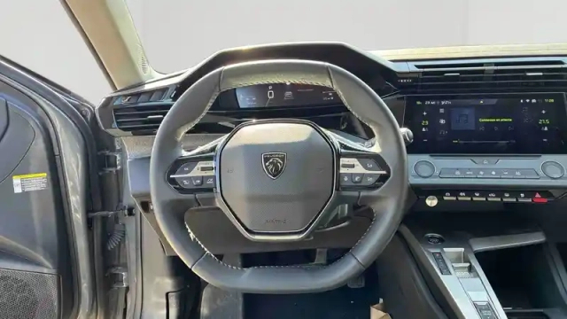 Peugeot 308 sw hybrid 145 e-dcs6 — photo 13