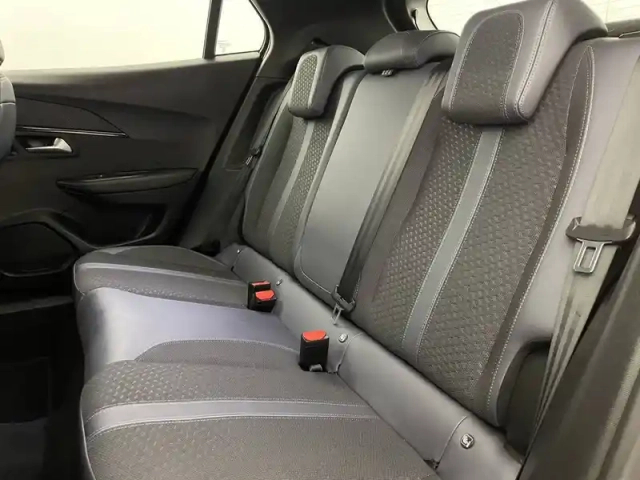 Peugeot 2008 puretech 130 s&amp;s eat8 — photo 15