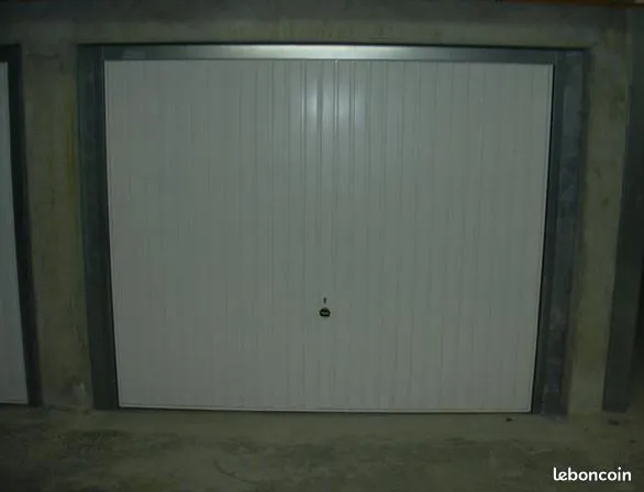 Box Garage Stockage Craponne centre - direct particulier. Pas de frais d'agence