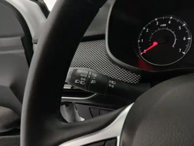 Dacia Sandero 1.0 sce 65ch confort -22 — photo 8