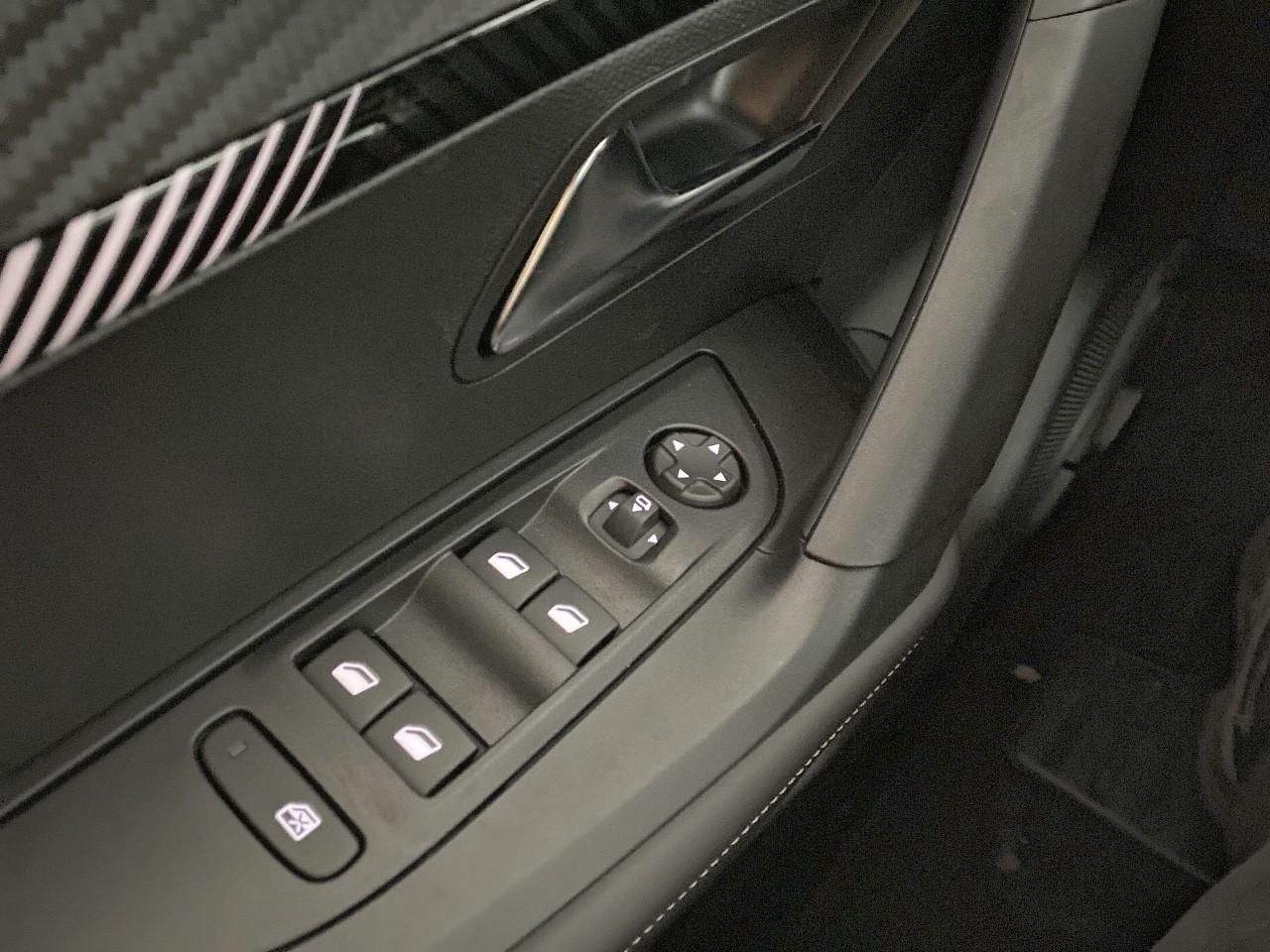 Peugeot 2008 hybrid 145 ch e-dcs6 allure — photo 20
