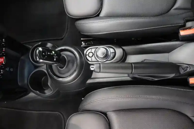 Mini Mini hatch 3 portes cooper 136 ch dkg7 — photo 57