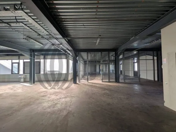 Local d'activité 1908 m²