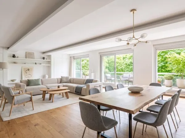 DERNIER ETAGE - T4 NEUF + Extérieur 14m2 + 2 Parkings - Coeur de ville
