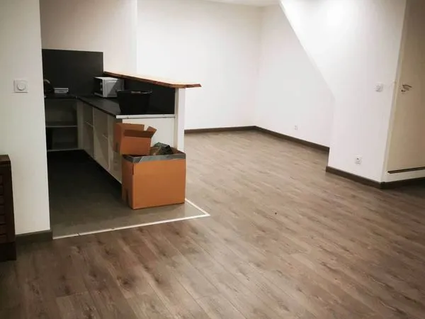Local commercial disponible 490m2 en zone ufb